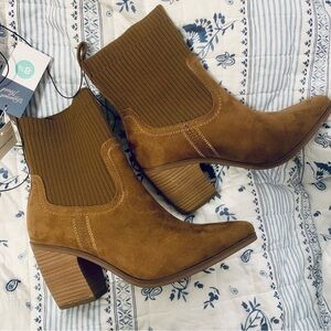 Universal Thread Kinley Ankle Boots